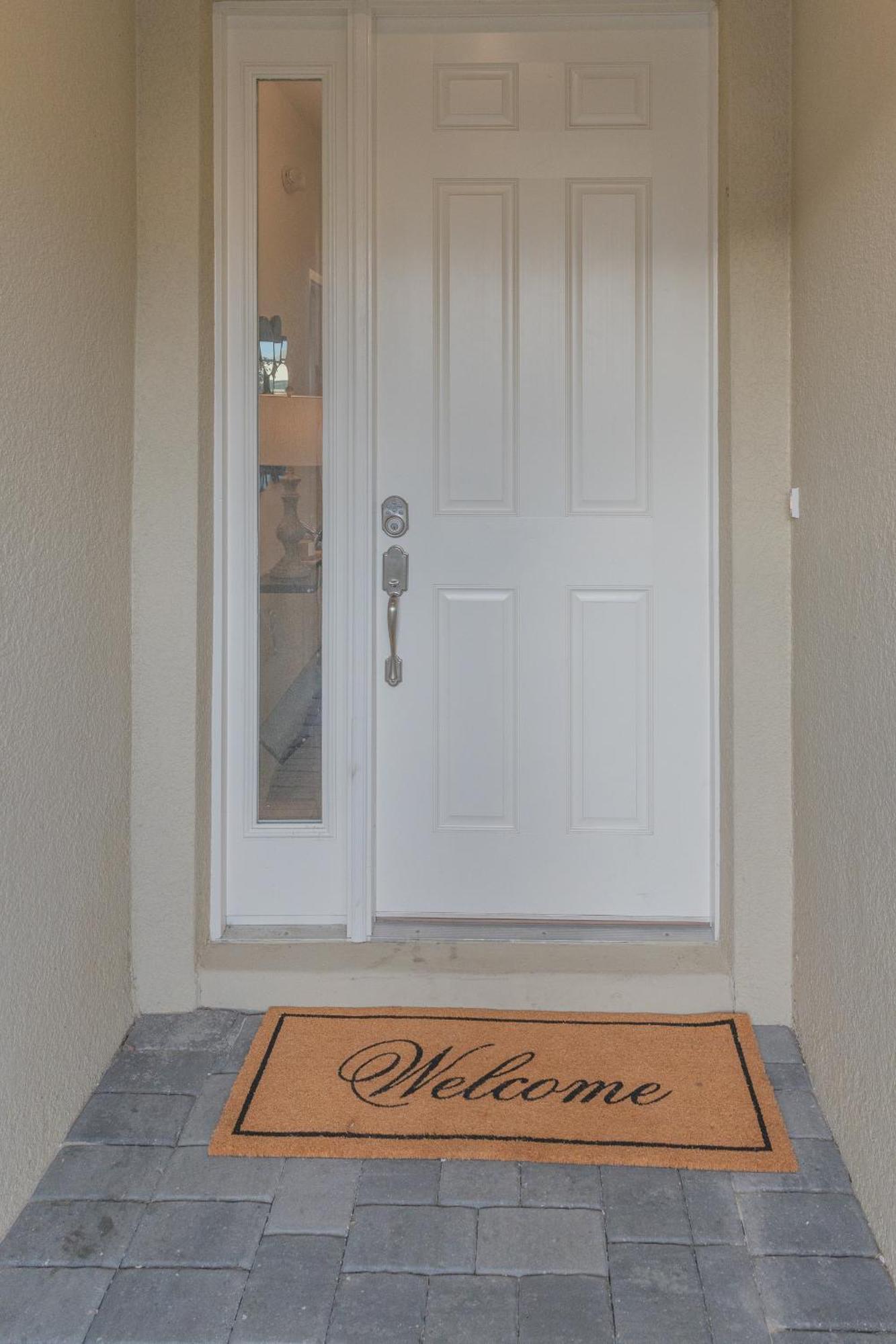 Waterfront Brand New Modern Luxury 8 Bedroom Pool House! Sleeps 16 キシミー エクステリア 写真