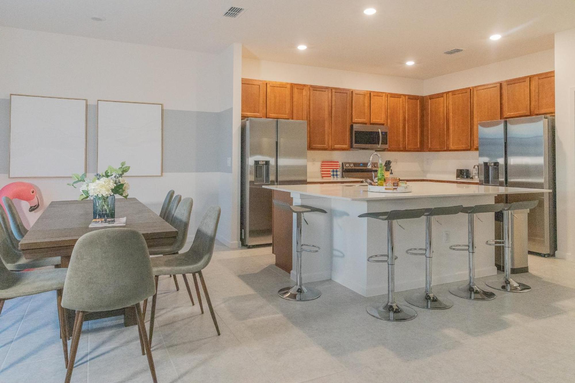 Waterfront Brand New Modern Luxury 8 Bedroom Pool House! Sleeps 16 キシミー エクステリア 写真