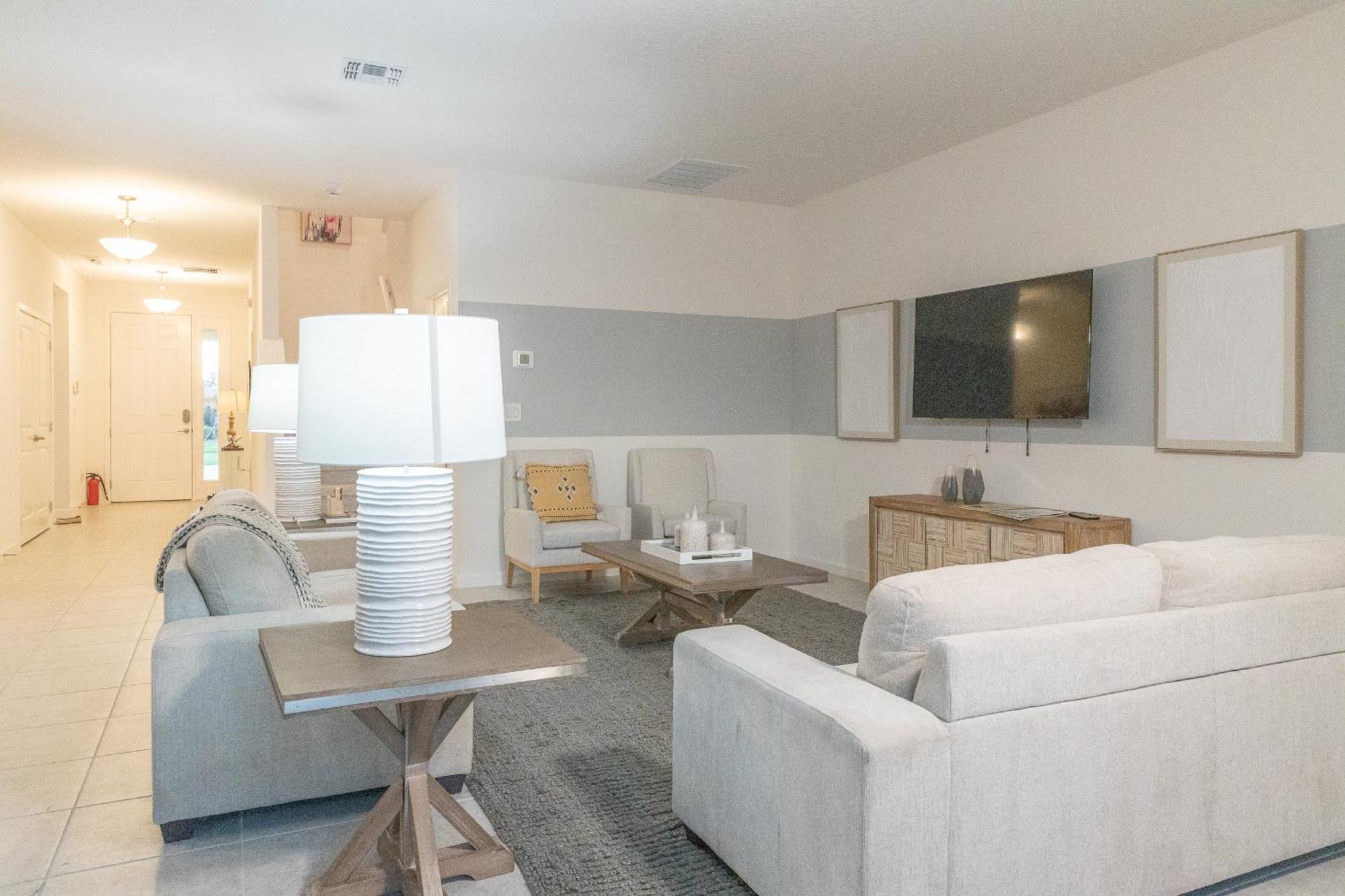 Waterfront Brand New Modern Luxury 8 Bedroom Pool House! Sleeps 16 キシミー エクステリア 写真