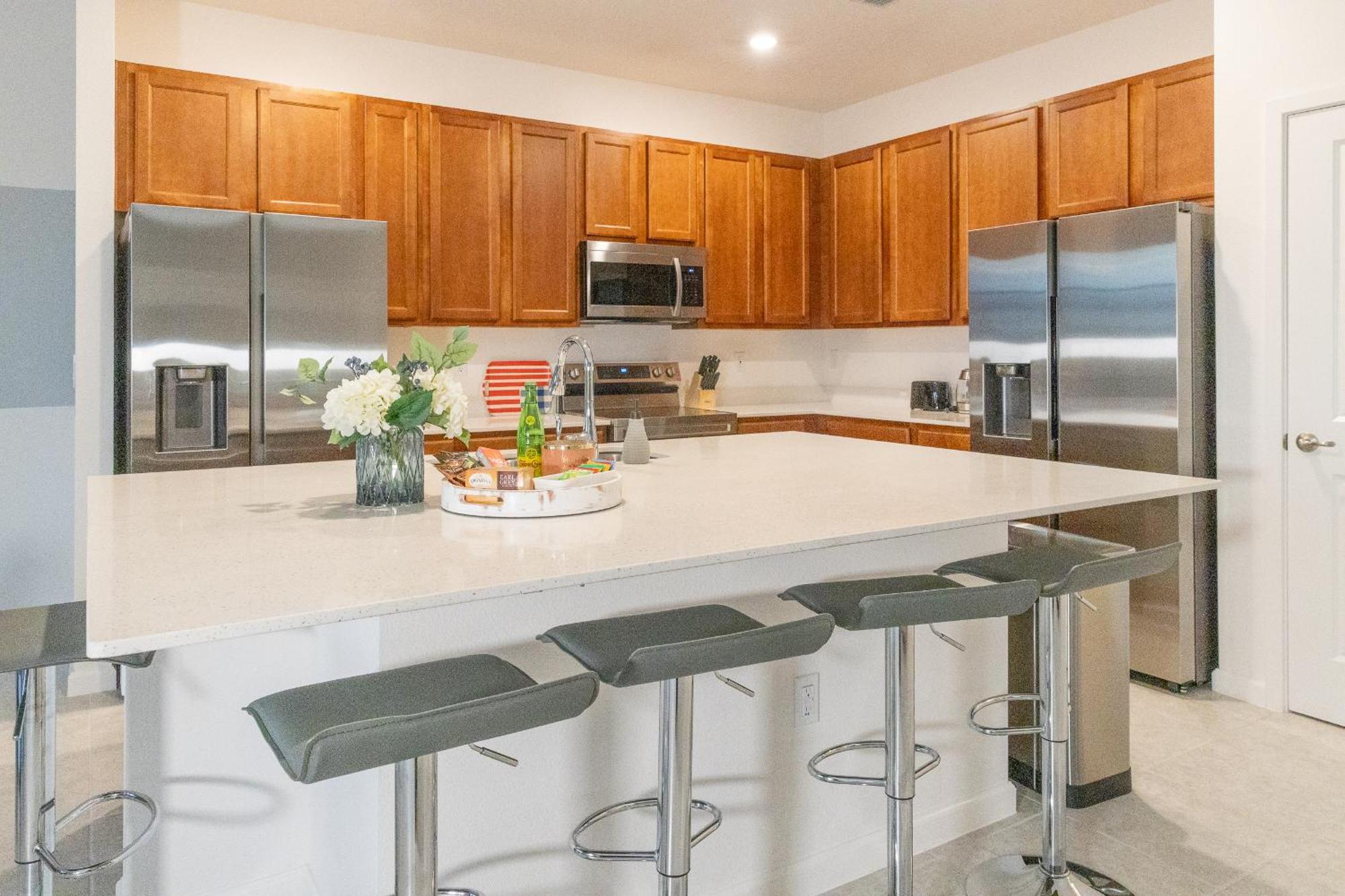 Waterfront Brand New Modern Luxury 8 Bedroom Pool House! Sleeps 16 キシミー エクステリア 写真