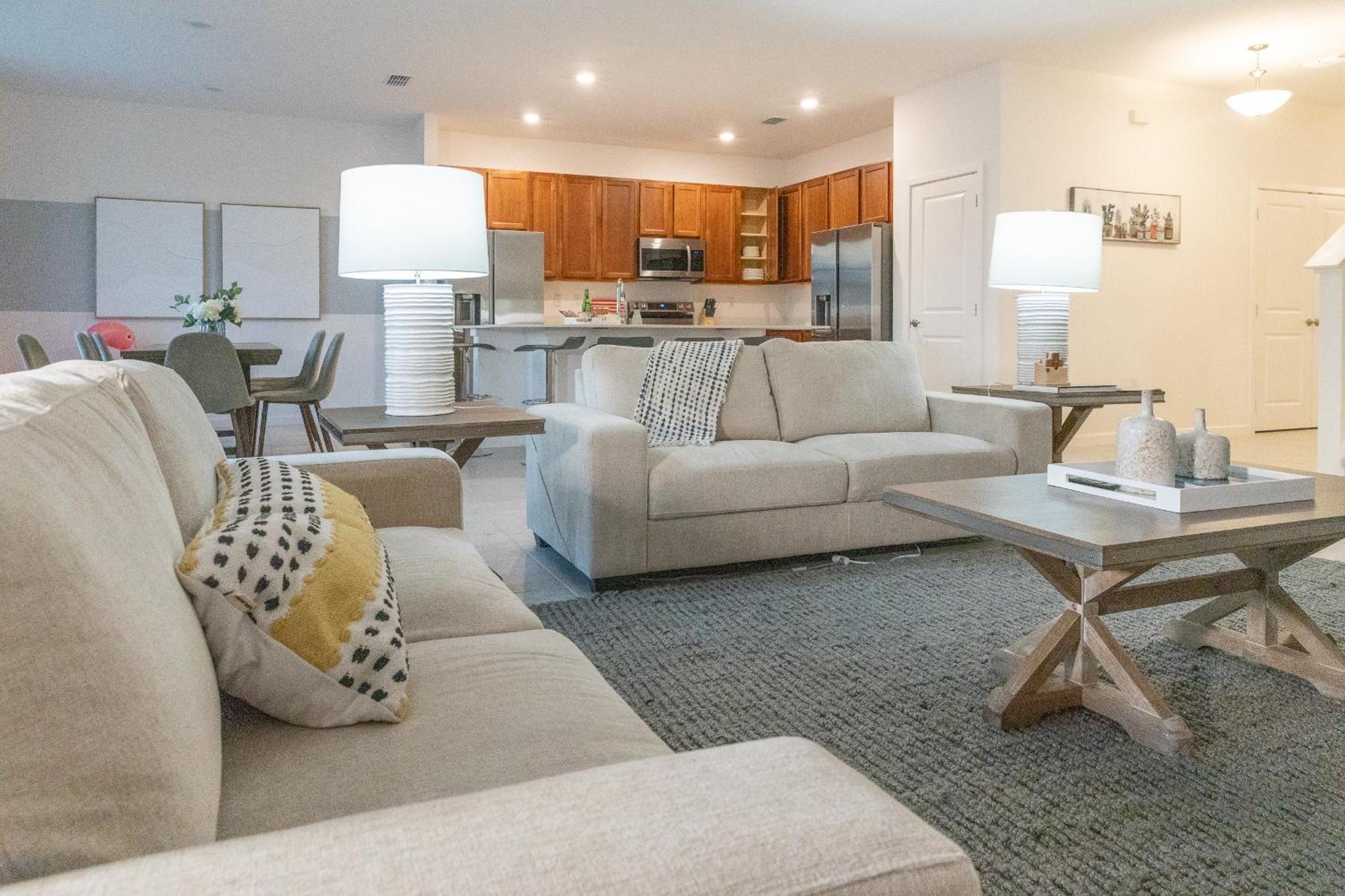 Waterfront Brand New Modern Luxury 8 Bedroom Pool House! Sleeps 16 キシミー エクステリア 写真