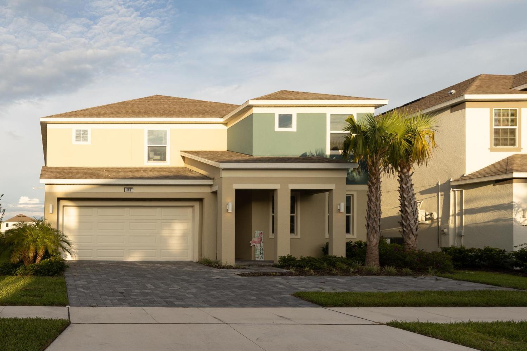 Waterfront Brand New Modern Luxury 8 Bedroom Pool House! Sleeps 16 キシミー エクステリア 写真