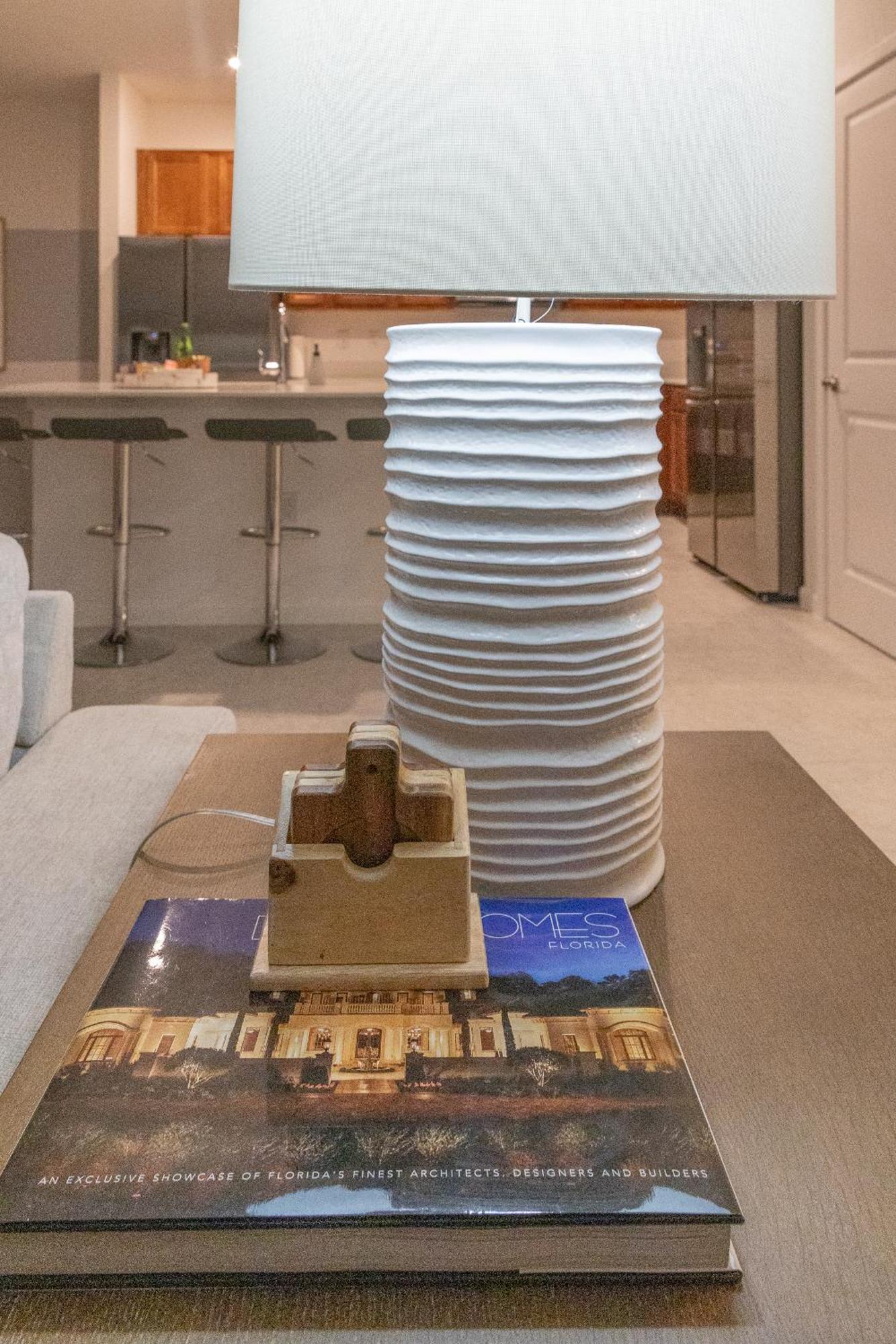 Waterfront Brand New Modern Luxury 8 Bedroom Pool House! Sleeps 16 キシミー エクステリア 写真